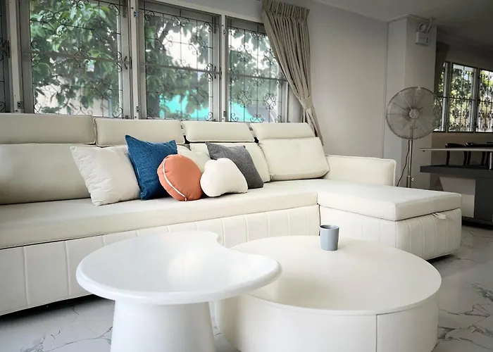 5 Beds Private Garden 452sqm Pet Relax