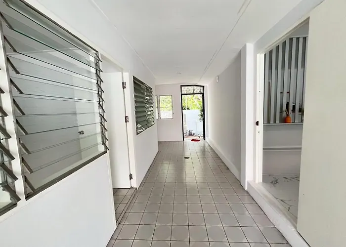5 Beds Private Garden 452sqm Pet Relax